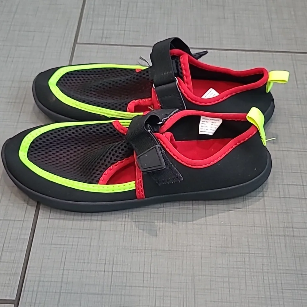 Wonder Nation Water Shoes Size2/3